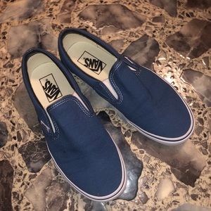 navy blue slip on vans !